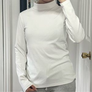 Uniqlo White Turtleneck 🤍